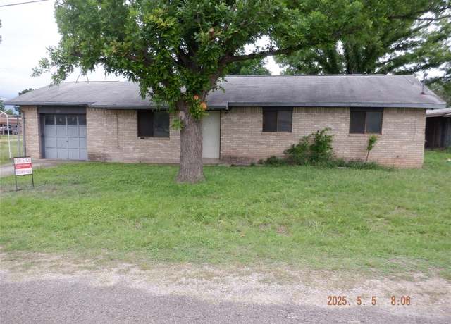 Property at 101 Jessica Ln, Kerrville, TX 78028, 3 beds, 1.5 baths