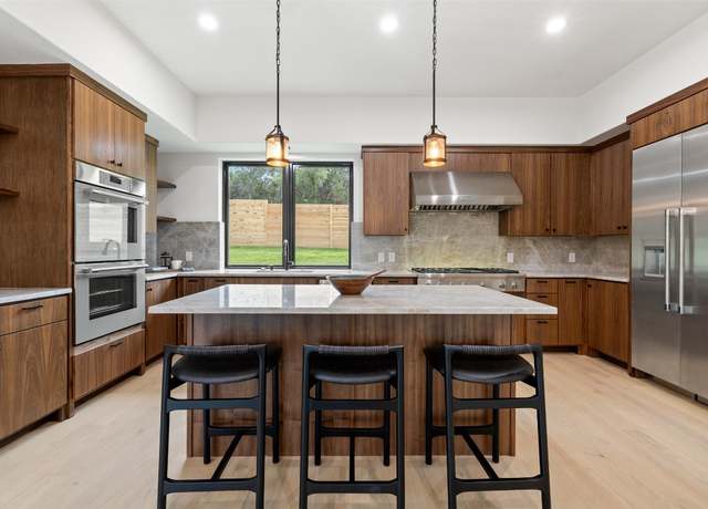 Property at 509 Lisa Dr, Austin, TX 78733, 4 beds, 5 baths