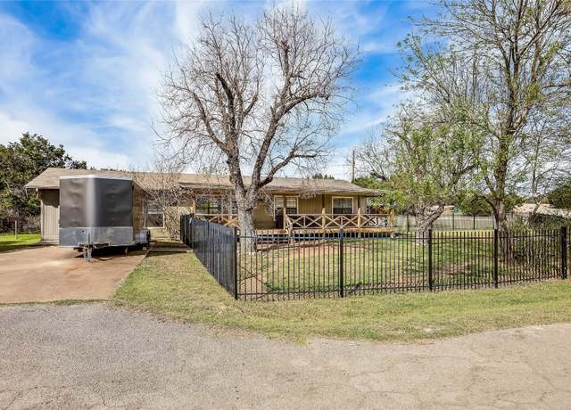 Property at 21500 Bluejay Blvd, Lago Vista, TX 78645, 3 beds, 2 baths