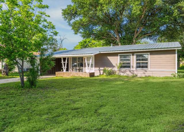 Property at 710 Dyer St, Rockdale, TX 76567, 3 beds, 1 bath