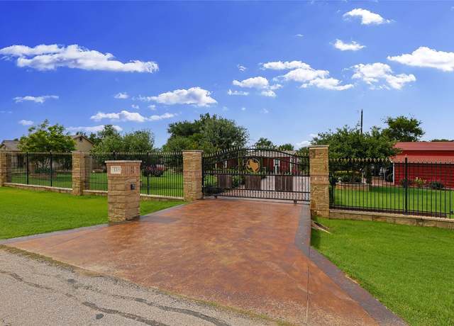 Property at 138 Sandy Oaks Loop, Bastrop, TX 78602, 3 beds, 2 baths