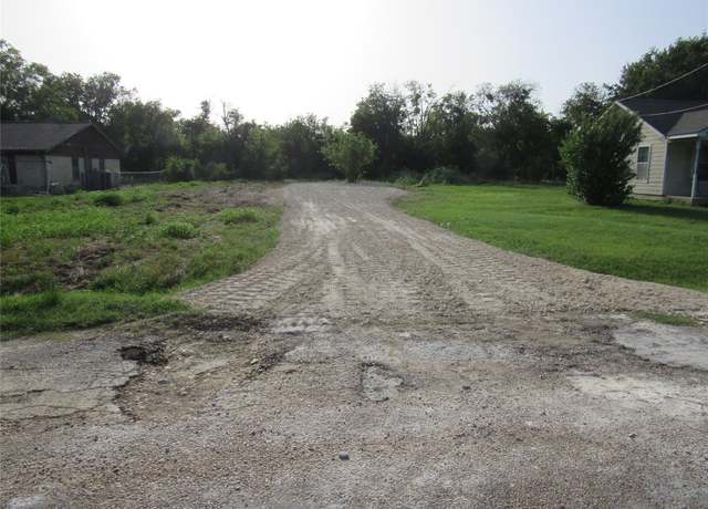 Property at 313 N Front St, Holland, TX 76534