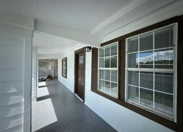 Property at 101 S Lockhart St, Manor, TX 78653, 7 beds, 4.5 baths