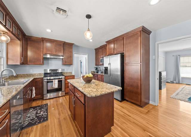 Property at 1902 N 7th St, Temple, TX 76501, 3 beds, 2 baths