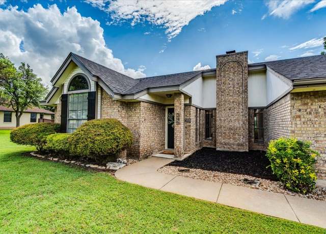 Property at 206 Live Oak Dr, Mountain City, TX 78610, 3 beds, 2 baths