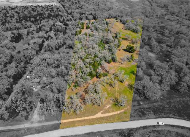 Property at 1073 Creekside Ln, Lexington, TX 78947