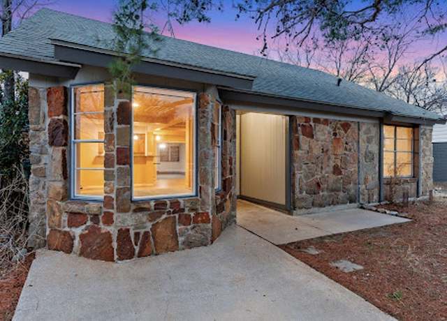 Property at 400 N River Oaks Dr, Burnet, TX 78611, 3 beds, 2 baths