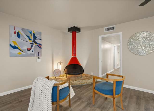 Property at 1608 Pennsylvania Ave, Austin, TX 78702, 5 beds, 3.5 baths
