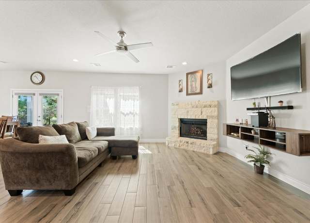 Property at 113 Tonkawa Ln, Paige, TX 78659, 3 beds, 2 baths