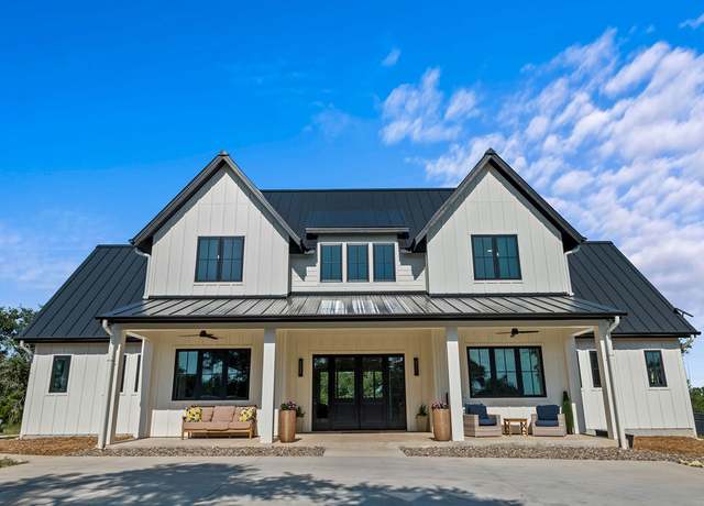 Property at 813 Verde Vista Dr, Wimberley, TX 78676, 4 beds, 3.5 baths