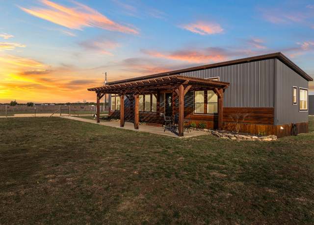 Property at 140 Homestead Dr, Lampasas, TX 76550, 2 beds, 2 baths