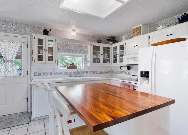 Property at 808 Golden Oaks Rd, Georgetown, TX 78628, 4 beds, 2 baths