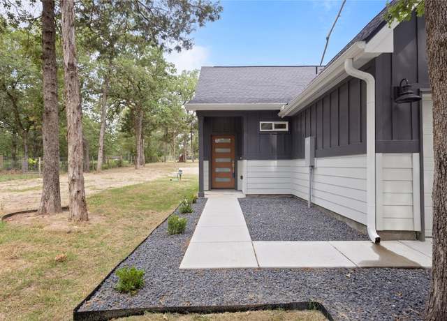 Property at 240 Shadow Oak Dr, Bastrop, TX 78602, 3 beds, 2.5 baths