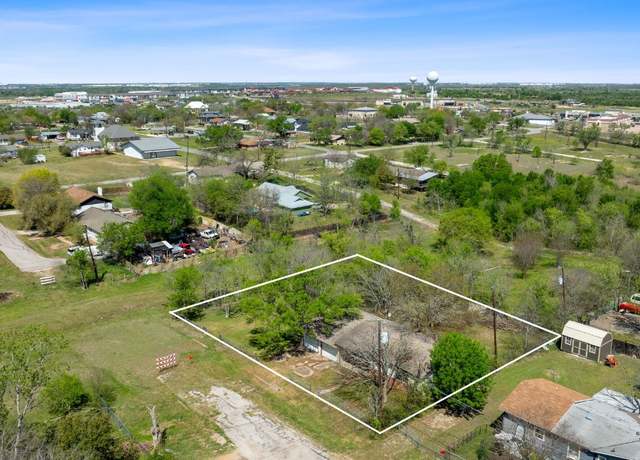 Property at 405 E Browning St, Manor, TX 78653, 4 beds, 2 baths