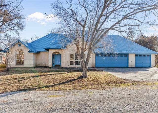Property at 700 W Pietzsch St, Bartlett, TX 76511, 3 beds, 2 baths