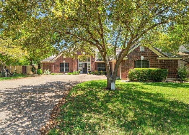 Property at 209 El Rio Dr, Lakeway, TX 78734, 4 beds, 3 baths