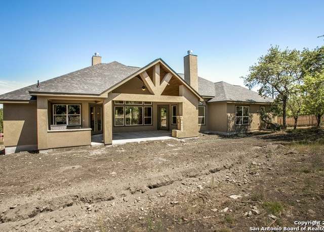 Property at 231 Sabella, Spring Branch, TX 78070, 3 beds, 2.5 baths