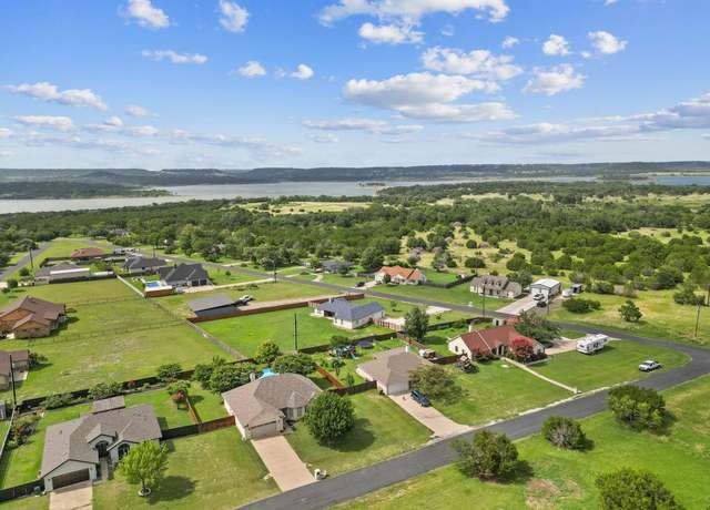 Property at 1902 Southview Dr, Salado, TX 76571, 3 beds, 2 baths
