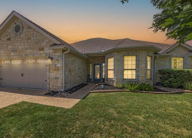 Property at 1902 Southview Dr, Salado, TX 76571, 3 beds, 2 baths