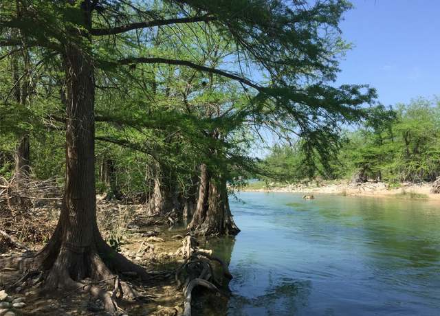 Property at 172 Bluff Trl, Dripping Springs, TX 78620, 3 beds, 2 baths
