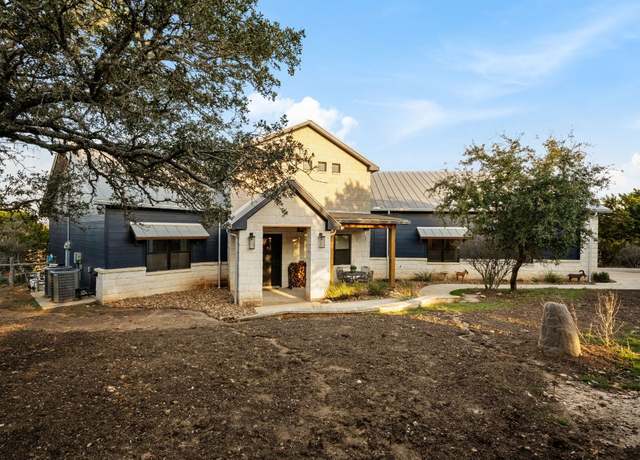 Property at 124 Hoskins Trl, Boerne, TX 78006, 5 beds, 3.5 baths