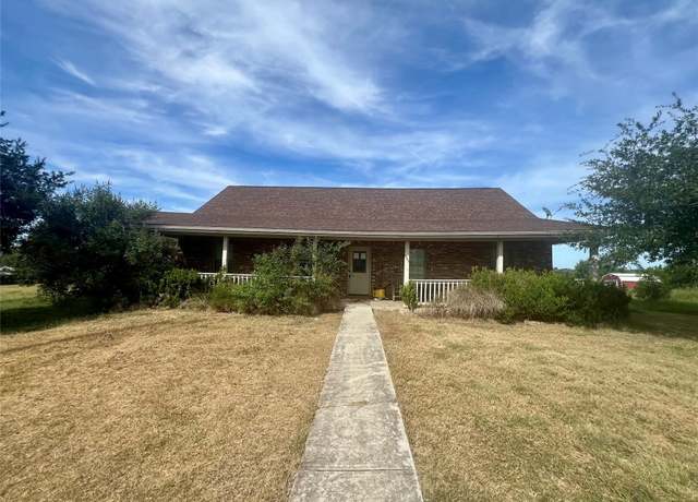 Property at 663 Prairie Hl, Seguin, TX 78155, 3 beds, 2 baths
