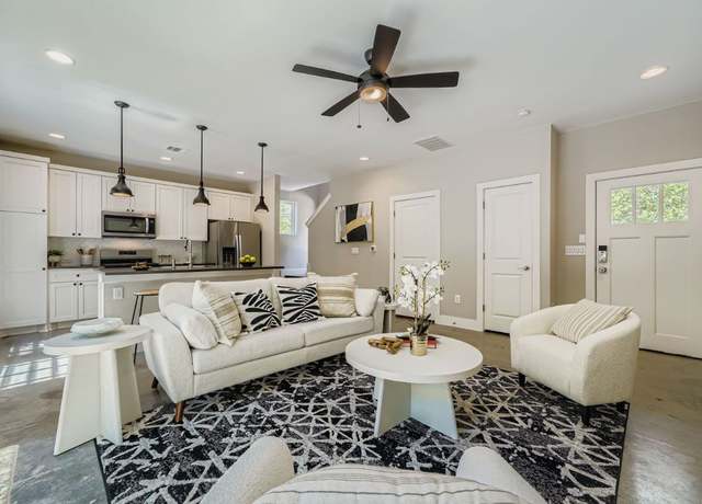 Property at 1410 E 2nd St #2, Austin, TX 78702, 2 beds, 2.5 baths