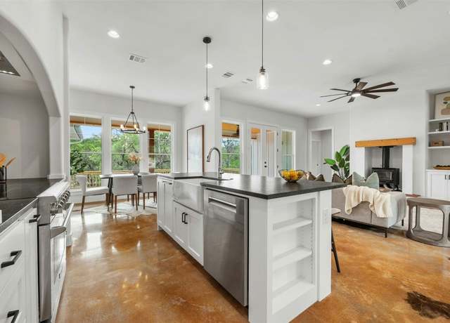 Property at 6 Hickory Ct, Wimberley, TX 78676, 3 beds, 2.5 baths
