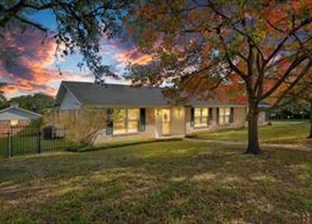 Property at 7500 Dawn Hill Cir, Austin, TX 78736, 3 beds, 3 baths