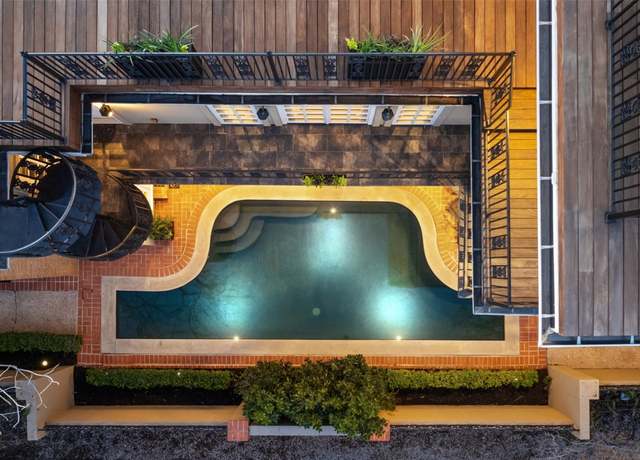 Property at 1810 W 35th St, Austin, TX 78703, 4 beds, 5.5 baths