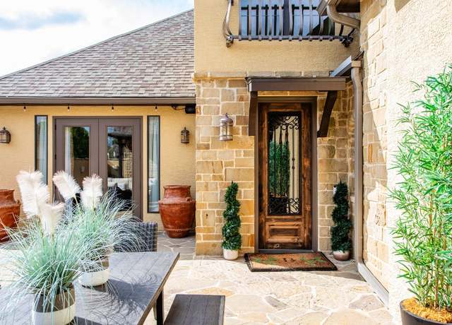 Property at 2916 Rock Barn Dr, Kerrville, TX 78028, 3 beds, 3 baths