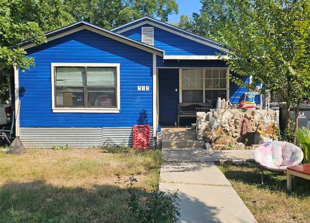 Property at 212 Saltillo St, San Marcos, TX 78666, 4 beds, 1 bath