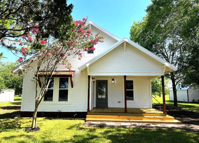 Property at 1105 Carroll Ln, La Grange, TX 78945, 2 beds, 2 baths