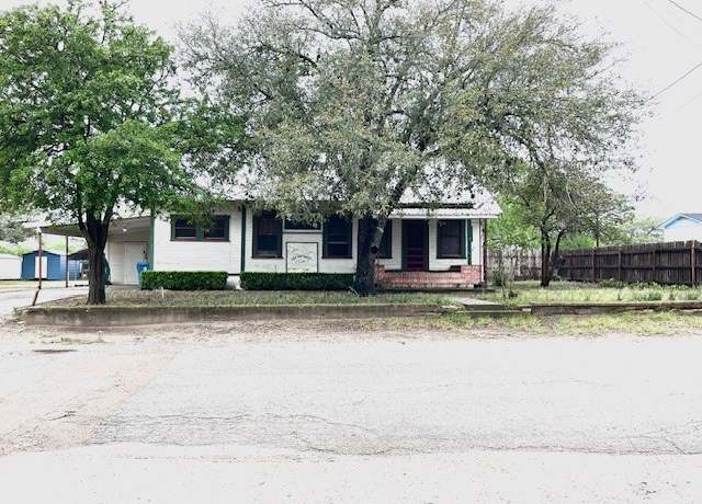 Property at 206 Hinton St, Three Rivers, TX 78071, 2 beds, 2 baths
