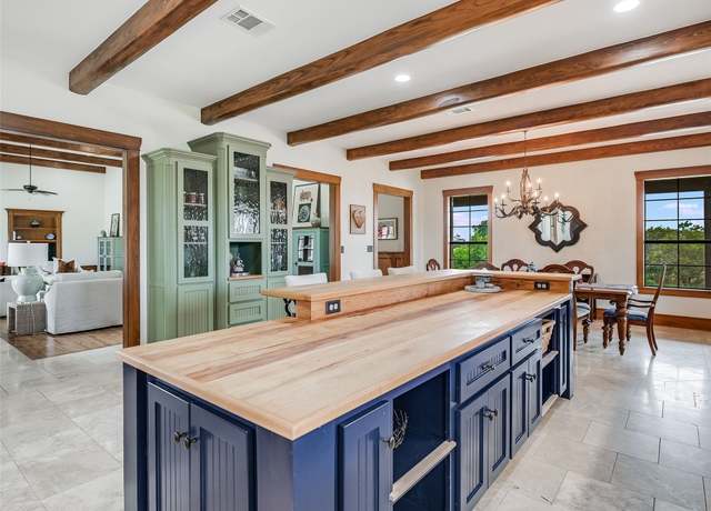 Property at 424 Hidden Creek Dr, Dripping Springs, TX 78620, 4 beds, 3 baths