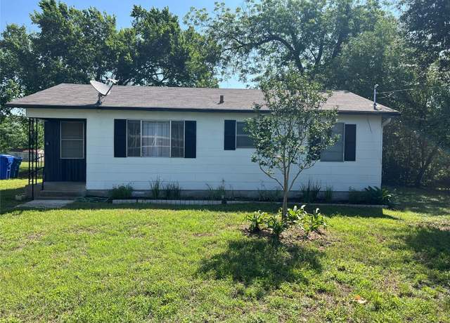 Property at 519 S Martin Luther King Jr Blvd, Elgin, TX 78621, 3 beds, 1 bath
