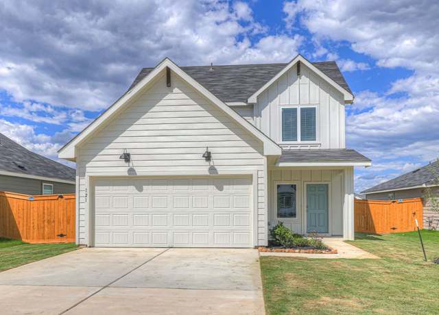 Property at 121 Flora Vista St, San Marcos, TX 78666, 4 beds, 3 baths