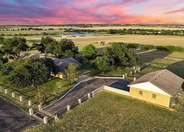 Property at 3739 S Fm 2184, Rogers, TX 76569, 7 beds, 5 baths