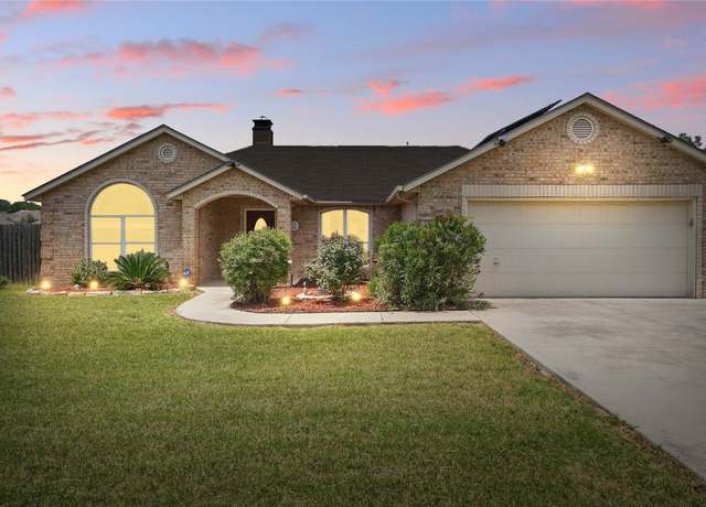 Property at 1070 Northpark Rdg, New Braunfels, TX 78130, 3 beds, 2 baths