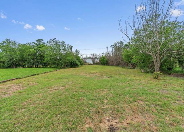 Property at 307 Murphy St, Taylor, TX 76574