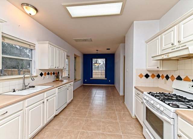 Property at 4437 Chickasaw Ct, Austin, TX 78749, 3 beds, 2.5 baths