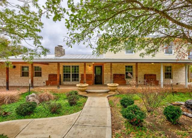 Property at 1000 Ledbetter St, Round Rock, TX 78681, 5 beds, 3 baths