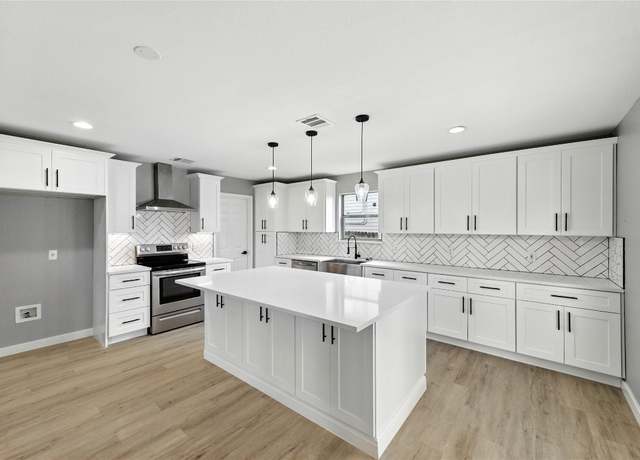 Property at 600 Waterleaf Blvd, Kyle, TX 78640, 3 beds, 2.5 baths