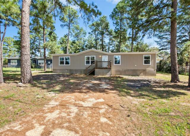Property at 151 Short St, Bastrop, TX 78602, 4 beds, 2 baths