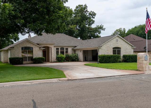 Property at 401 Olympia Fields St, Meadowlakes, TX 78654, 4 beds, 3 baths