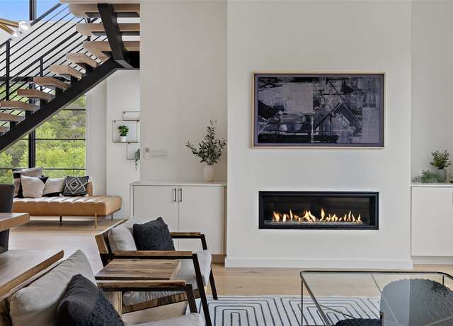 Property at 903 Alexia Ln, Austin, TX 78746, 3 beds, 3.5 baths