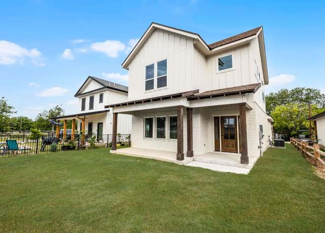 Property at 182 W Torrey St, New Braunfels, TX 78130, 3 beds, 2.5 baths