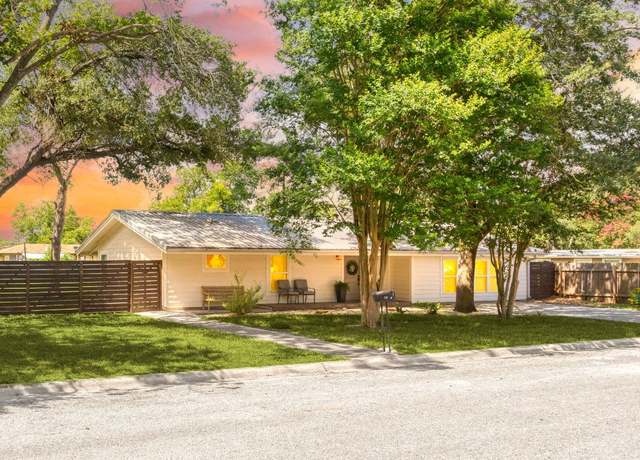 Property at 119 W Crockett St, Luling, TX 78648, 3 beds, 2 baths