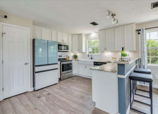 Property at 8204 Williamson Creek Dr, Austin, TX 78736, 3 beds, 2.5 baths