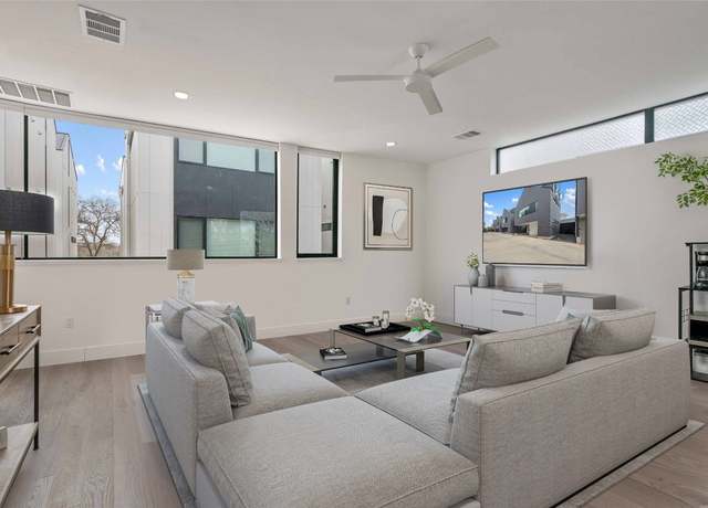 Property at 3406 E 17th St #14, Austin, TX 78721, 4 beds, 3.5 baths